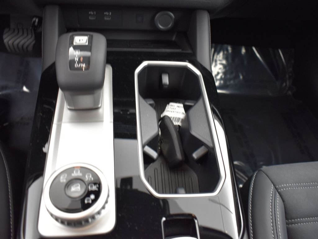 New 2026 Black Mitsubishi SE image 9