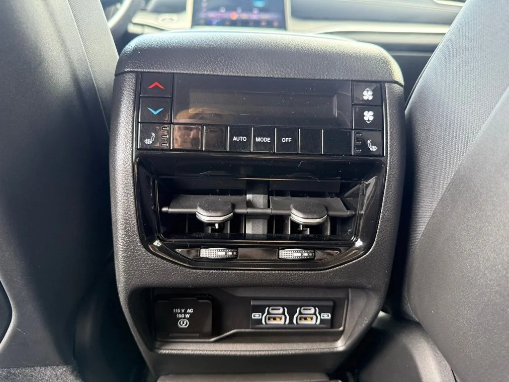 Used 2023 Black Jeep Limited image 37