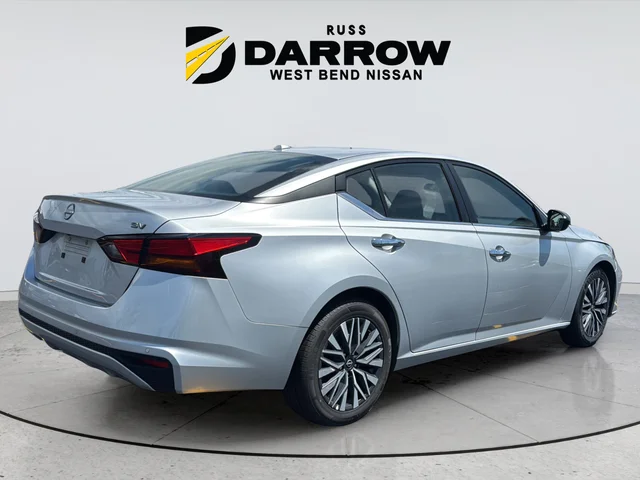 Used 2024 Silver Nissan 2.5 SV image 5