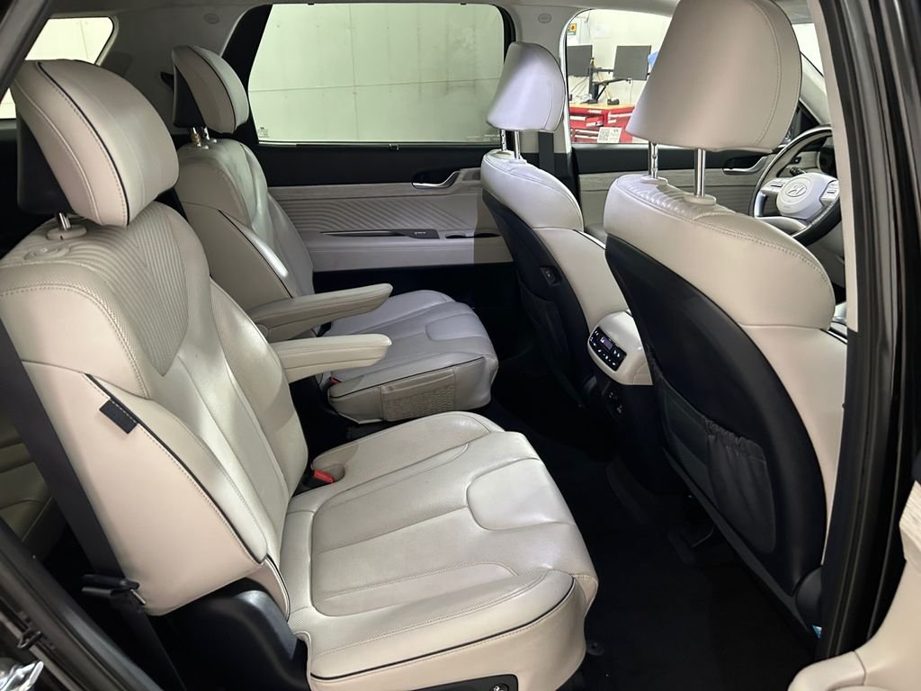 Used 2025 Black Hyundai Calligraphy image 17