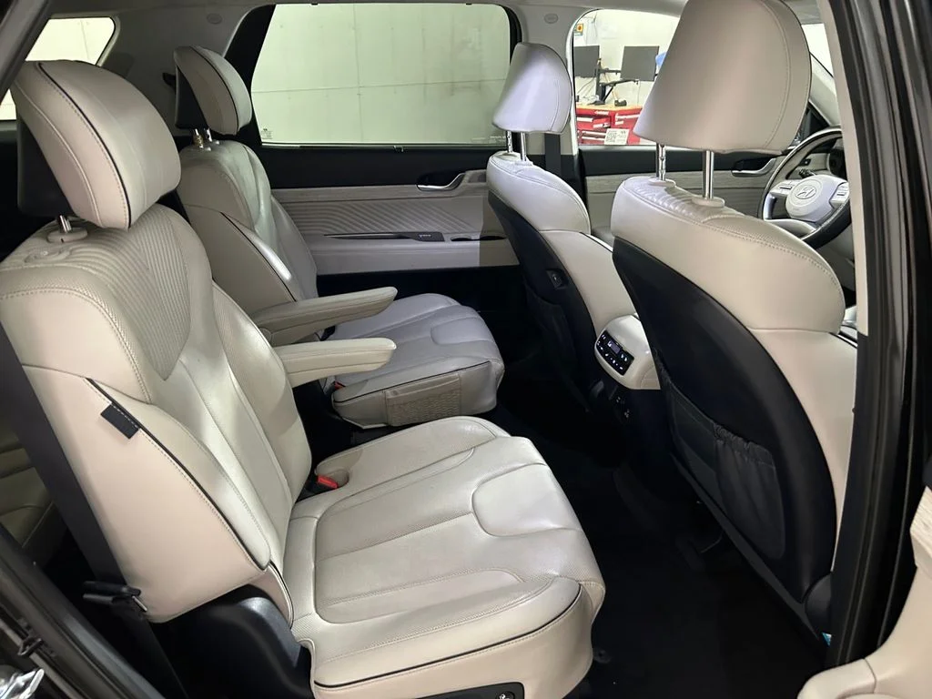 Used 2025 Black Hyundai Calligraphy image 17
