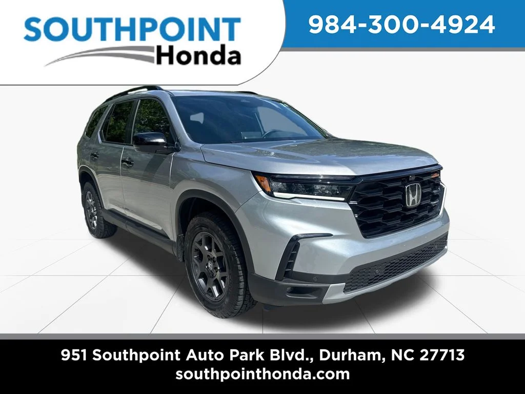 2025 Honda Pilot TrailSport AWD's photo