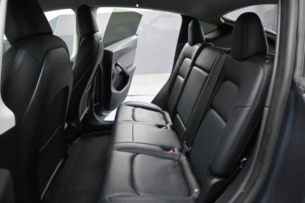 Used 2020  Tesla Performance image 12