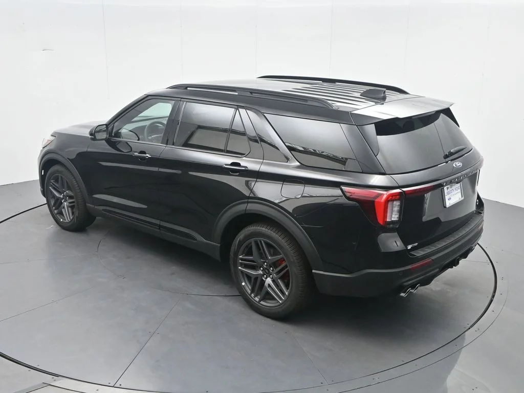 New 2026 Agate Black Metallic Ford ST image 39