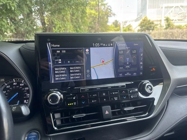 Used 2022  Toyota Platinum image 23