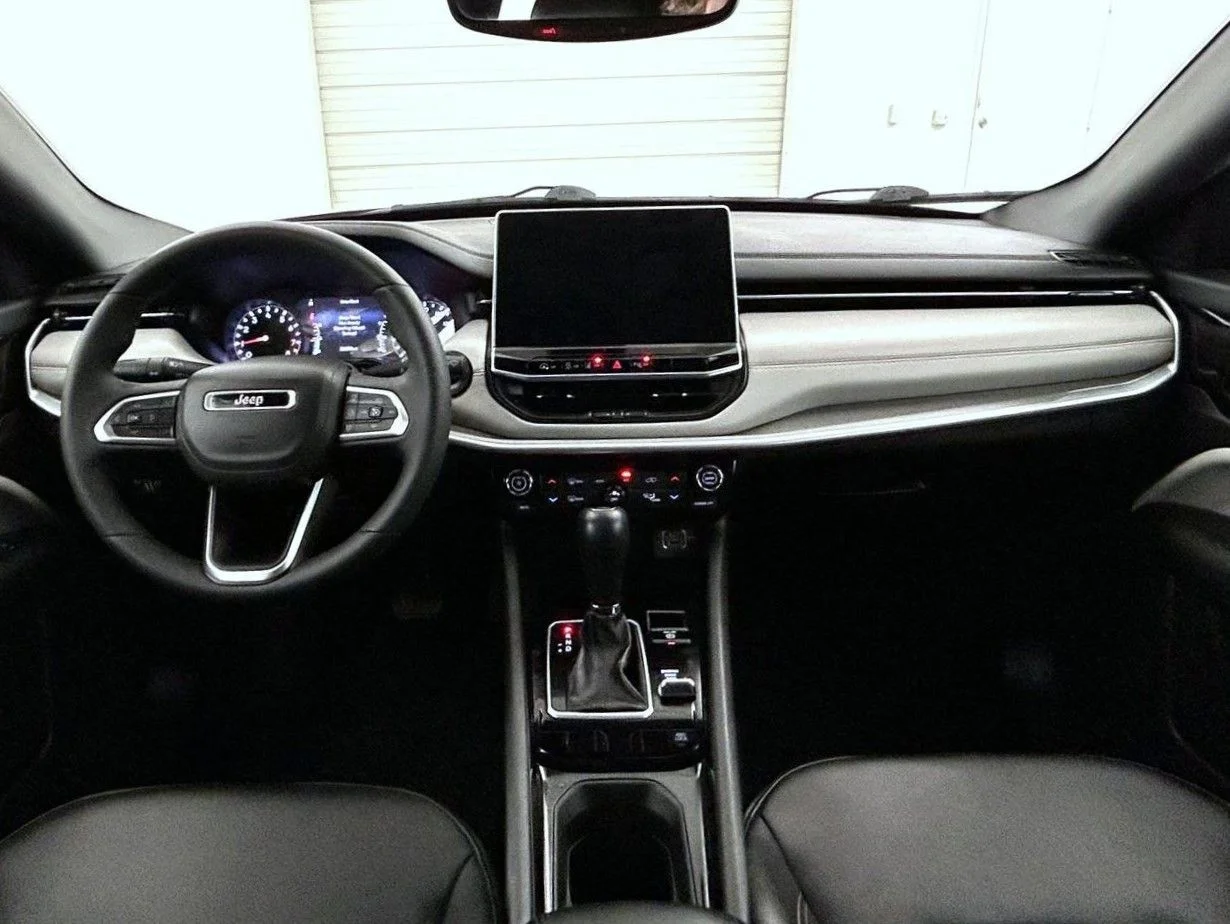 Used 2025 Red Jeep Limited image 13