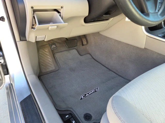 Used 2017 Silver Toyota LE image 29