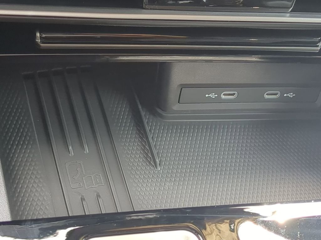 New 2026 White/off-white Volkswagen 2.0T SEL R-Line Black image 26