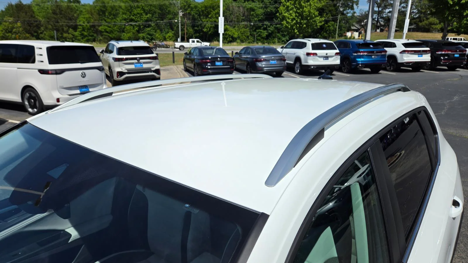 New 2026 Pure White Volkswagen SE image 10