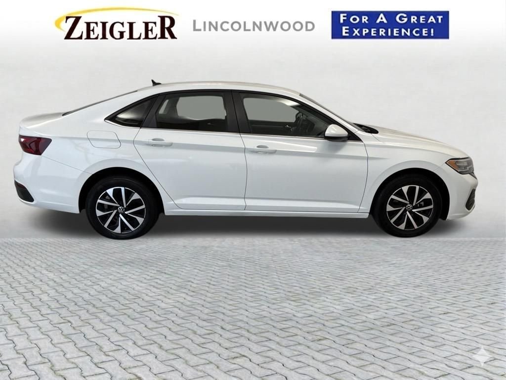 Used 2024  Volkswagen 1.5T S image 5