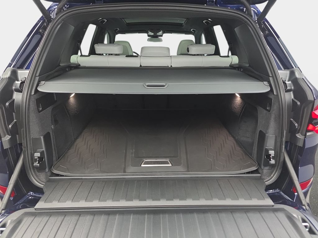 New 2026 Tanzanite Blue II Metallic BMW xDrive40i image 12
