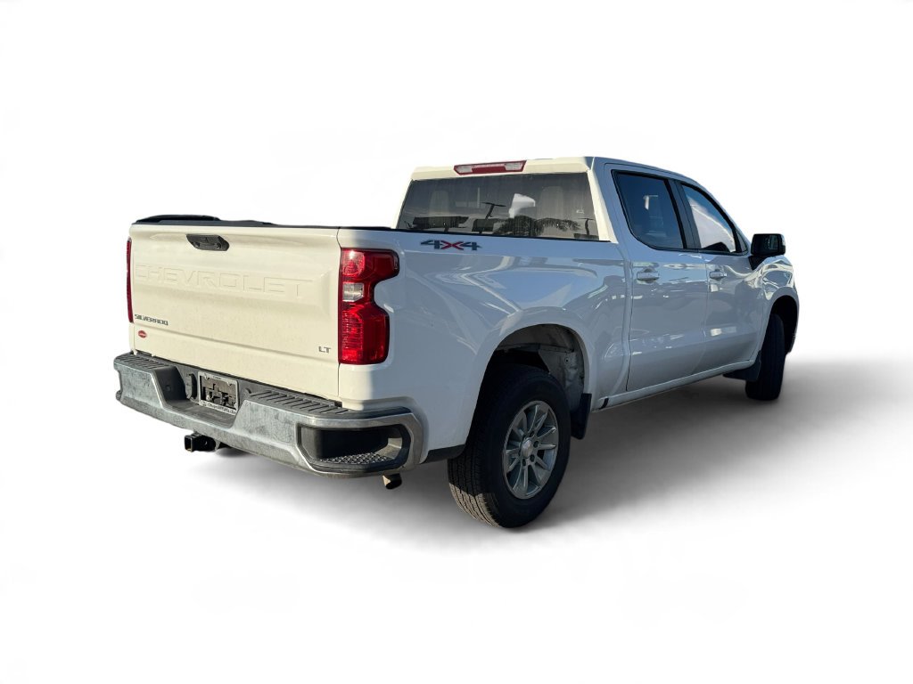 Used 2022 White Chevrolet LT image 2