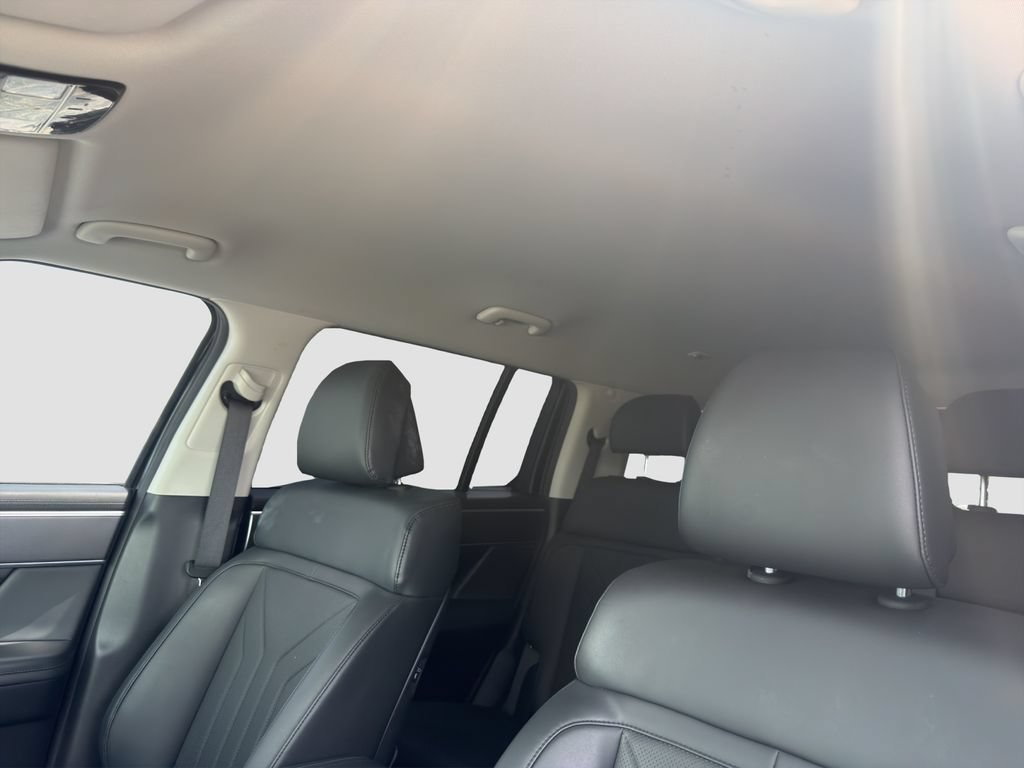 Used 2024 Black Hyundai SEL image 24