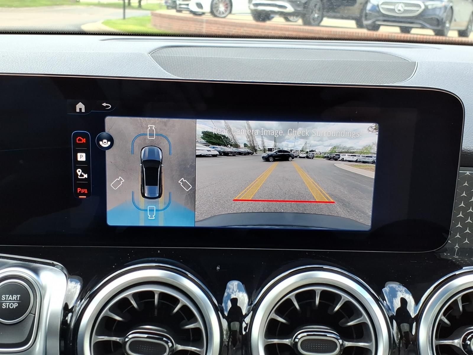 Certified Used 2025  Mercedes-Benz 350 image 19