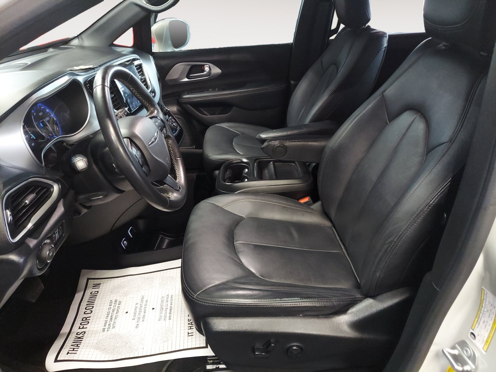 Used 2020 Luxury White Pearlcoat Chrysler Touring image 23