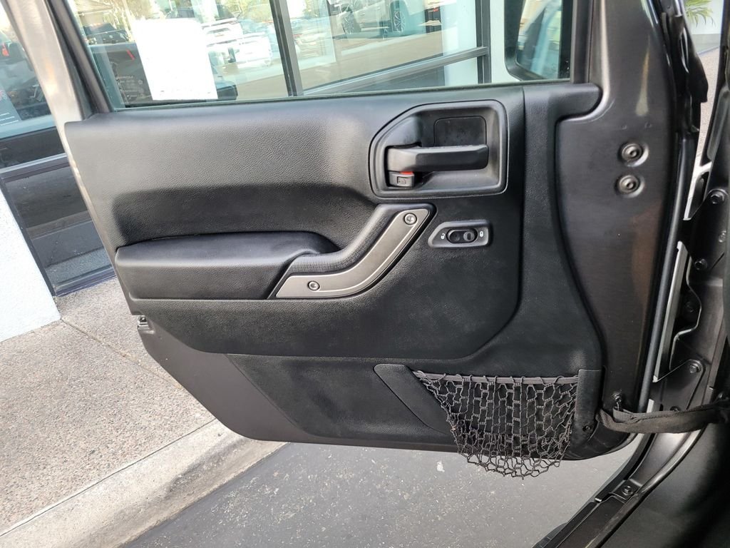 Used 2018 Gray Jeep Unlimited Sport image 27