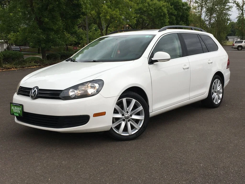 Used 2013  Volkswagen 2.0L TDI image 1