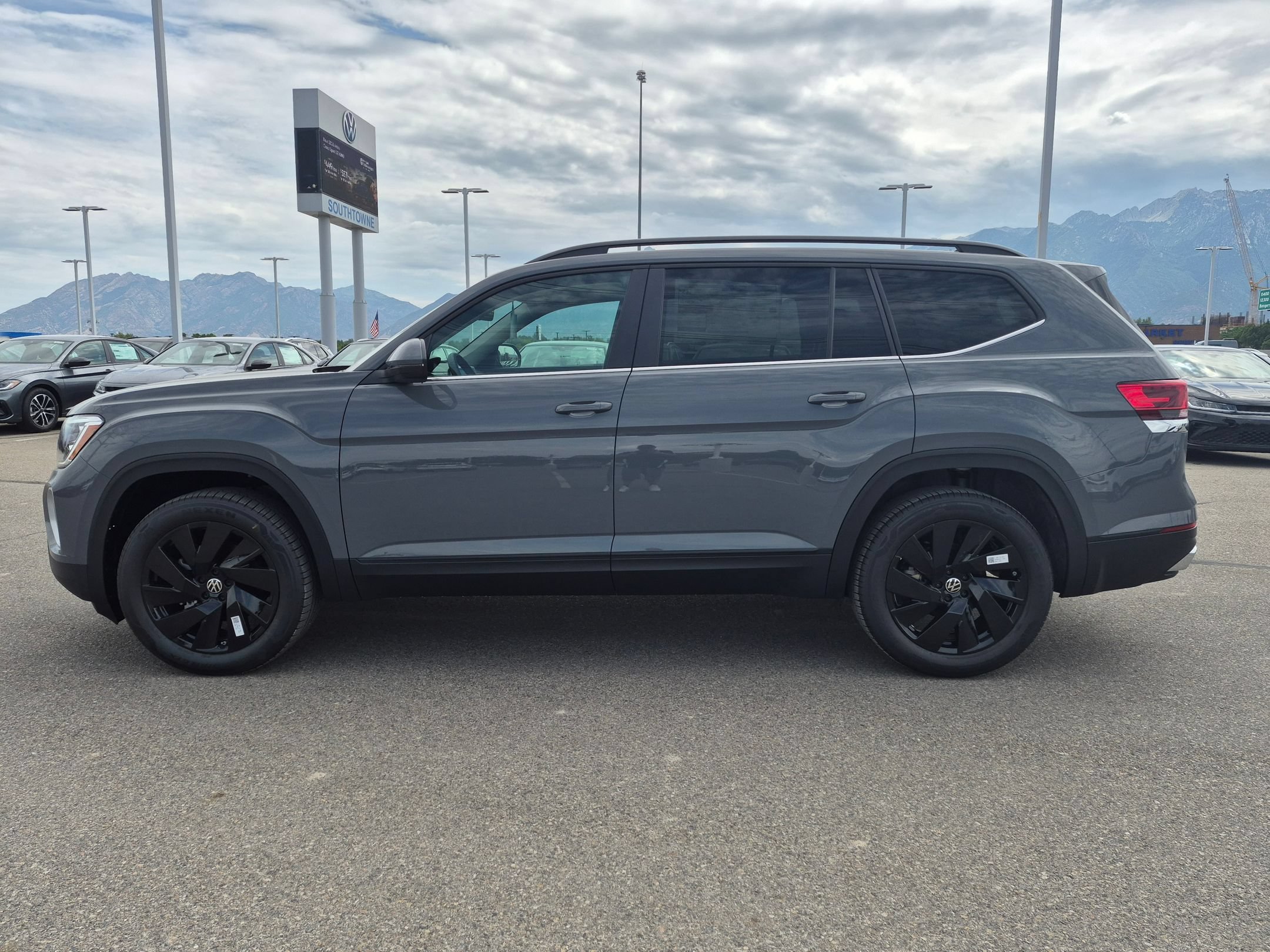 New 2026 Pure Gray Volkswagen 2.0T SE w/Technology image 7