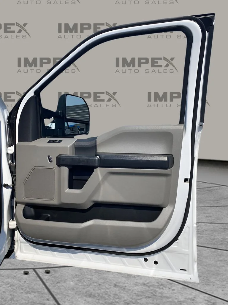 Used 2022 White Ford XL image 37
