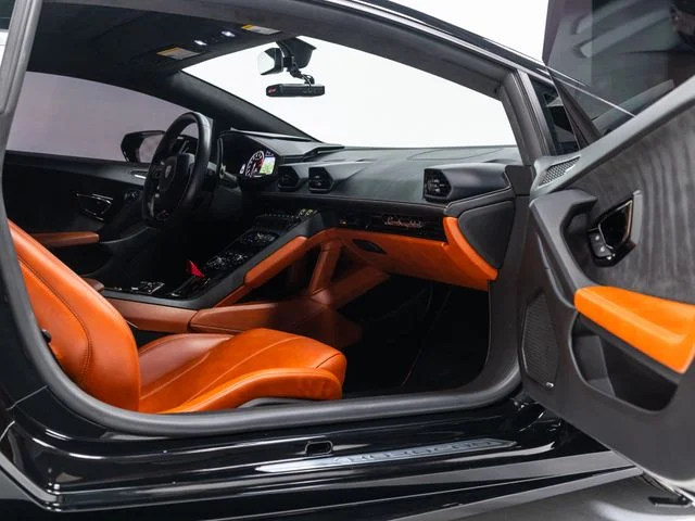 Used 2018 Black Lamborghini  image 90