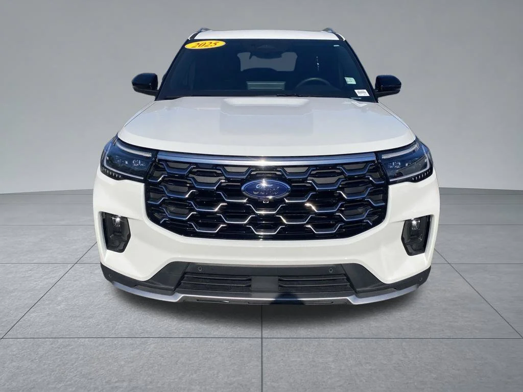 Used 2025 White Ford Platinum image 17