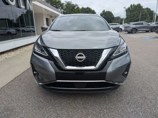 Used 2024 Gray Nissan Platinum image 11