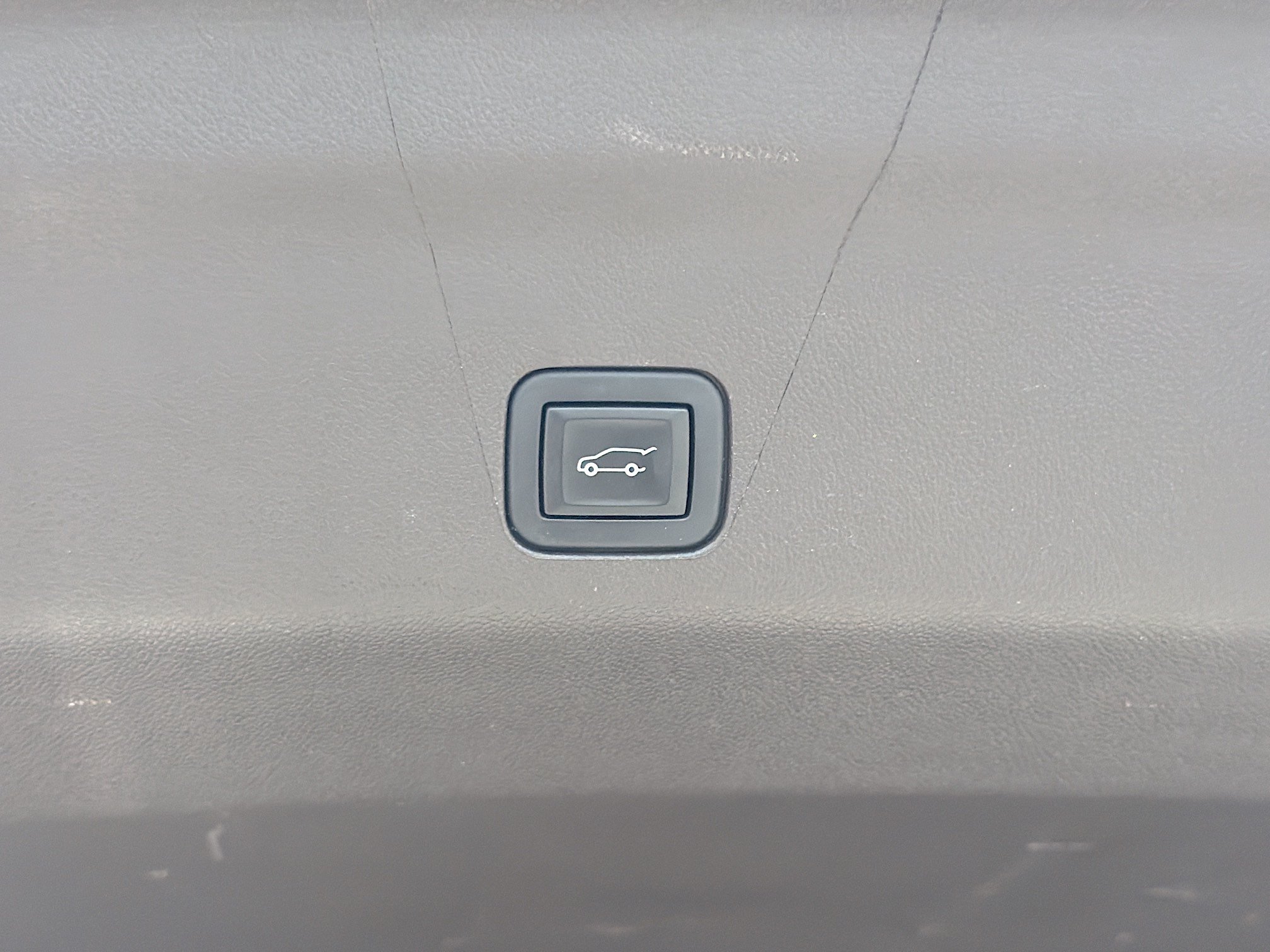 Used 2022 White Frost Tricoat GMC Denali image 14