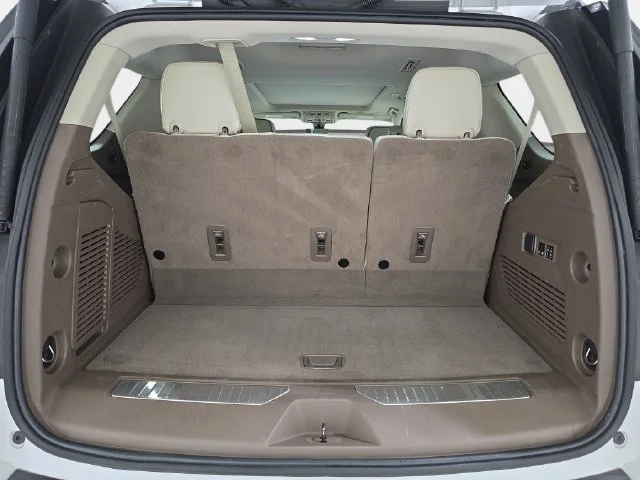 Used 2021 White GMC Denali image 33