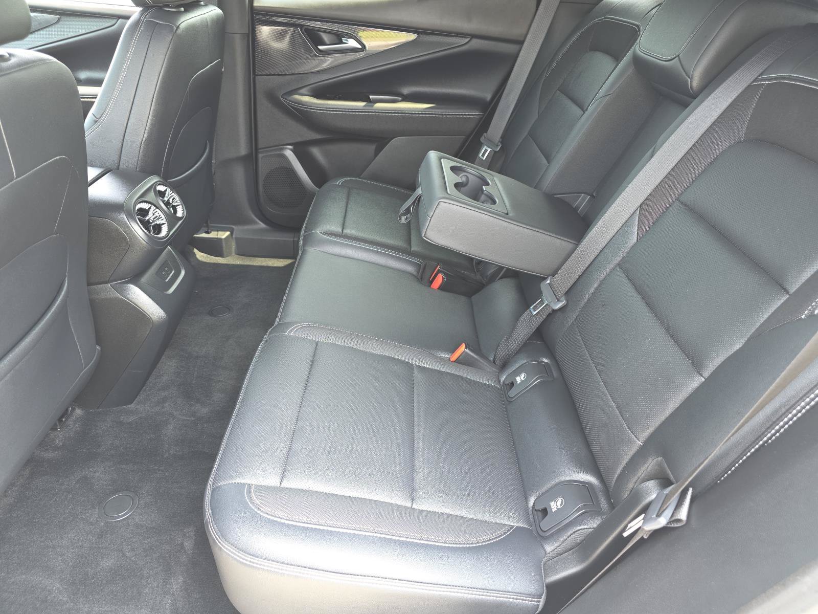 Used 2024 Summit White Chevrolet LT image 20