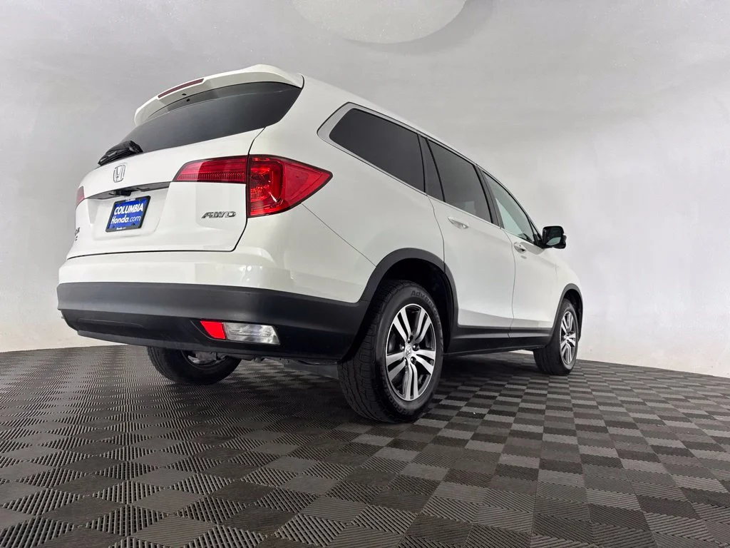 Used 2017 White Honda EX-L image 9