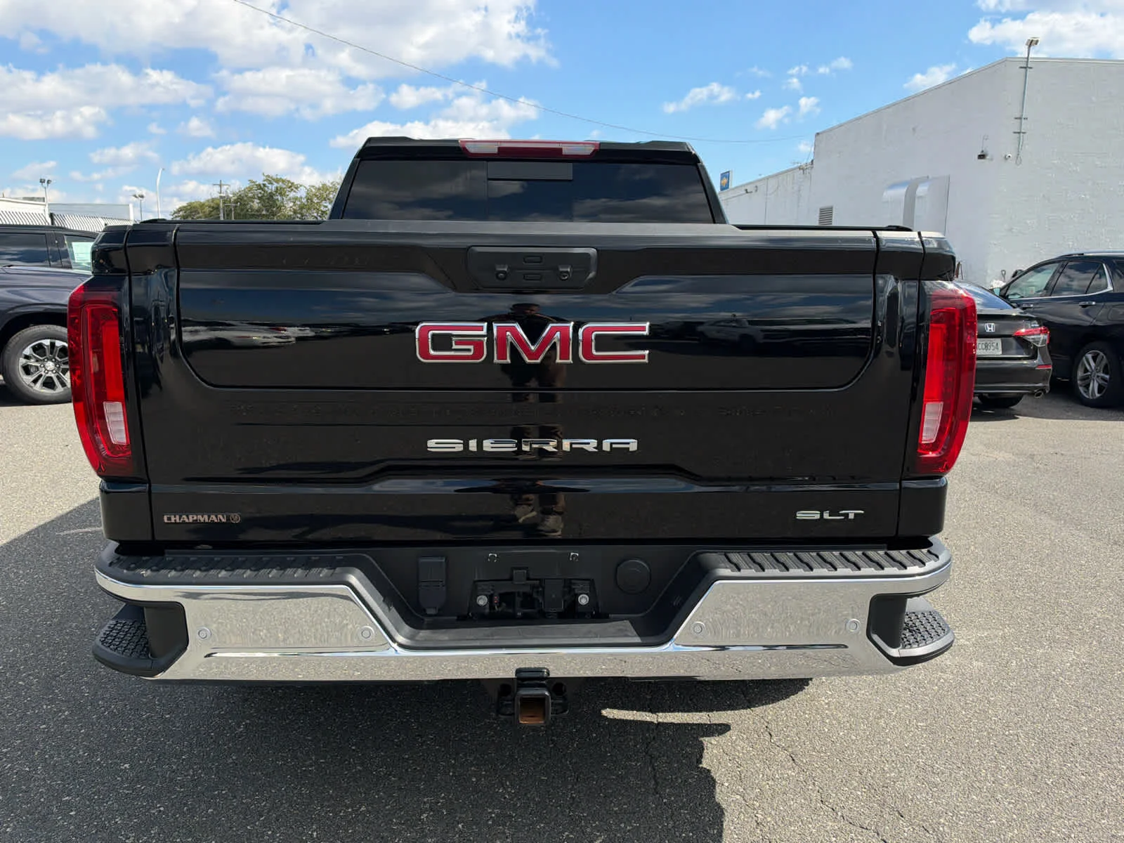 Used 2024 Onyx Black GMC SLT image 4