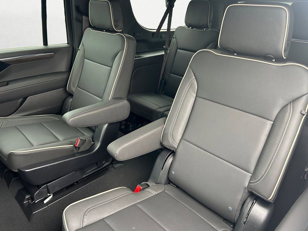 2026 Chevrolet Suburban Premier - Photo 9