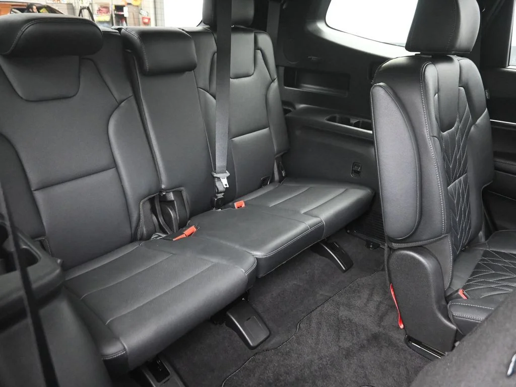 Used 2024 Black Kia EX X-Line image 11