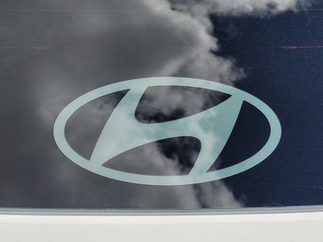 New 2026 White Hyundai SEL Premium FWD image 11