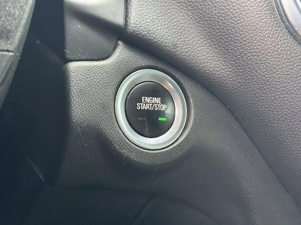 Used 2022 Summit White Chevrolet LT image 26