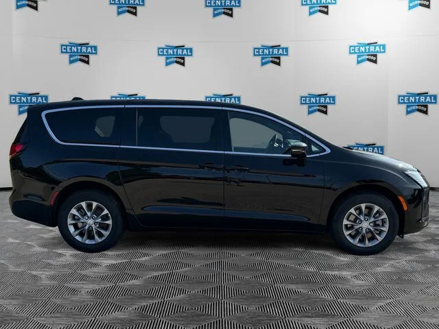 New 2027 Black Chrysler Select image 6