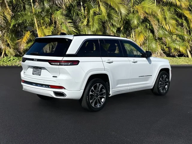 Certified Used 2025 White Jeep Overland image 5