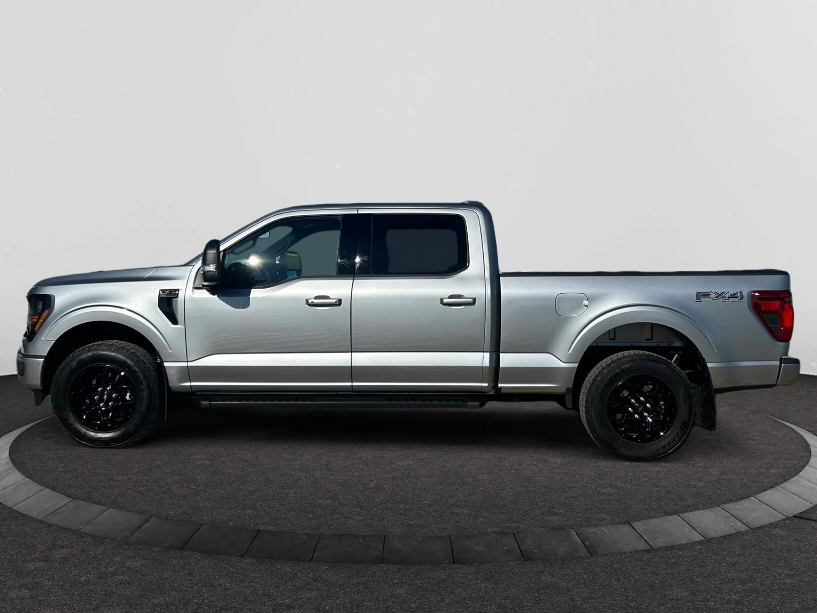 New 2026 Iconic Silver Metallic Ford XLT image 2