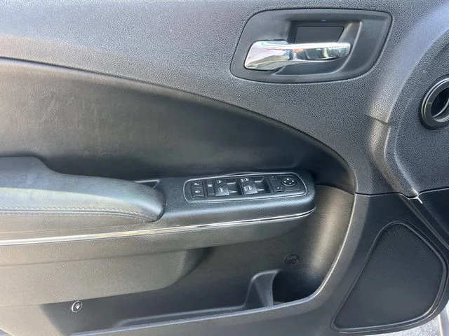 Used 2013 Silver Dodge SXT image 28