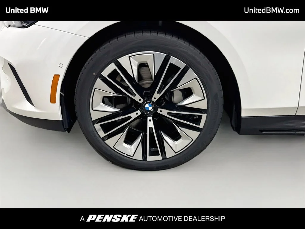 New 2027 Mineral White Metallic BMW 530i image 9