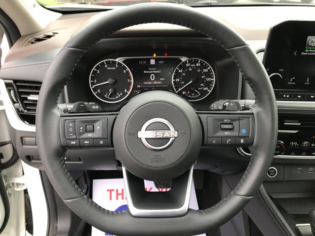 Used 2023 Pearl White Tricoat Nissan SL image 15