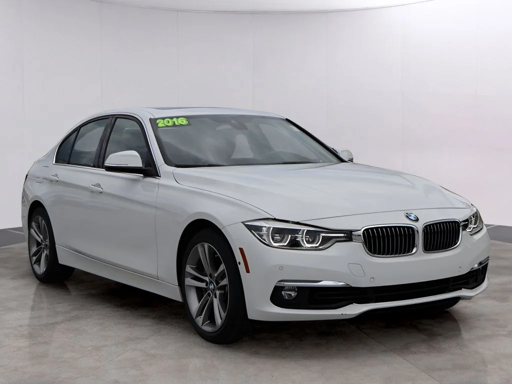 Used 2016 Alpine White BMW 340i xDrive image 3