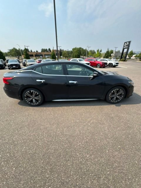 Used 2018 Black Nissan Platinum image 6