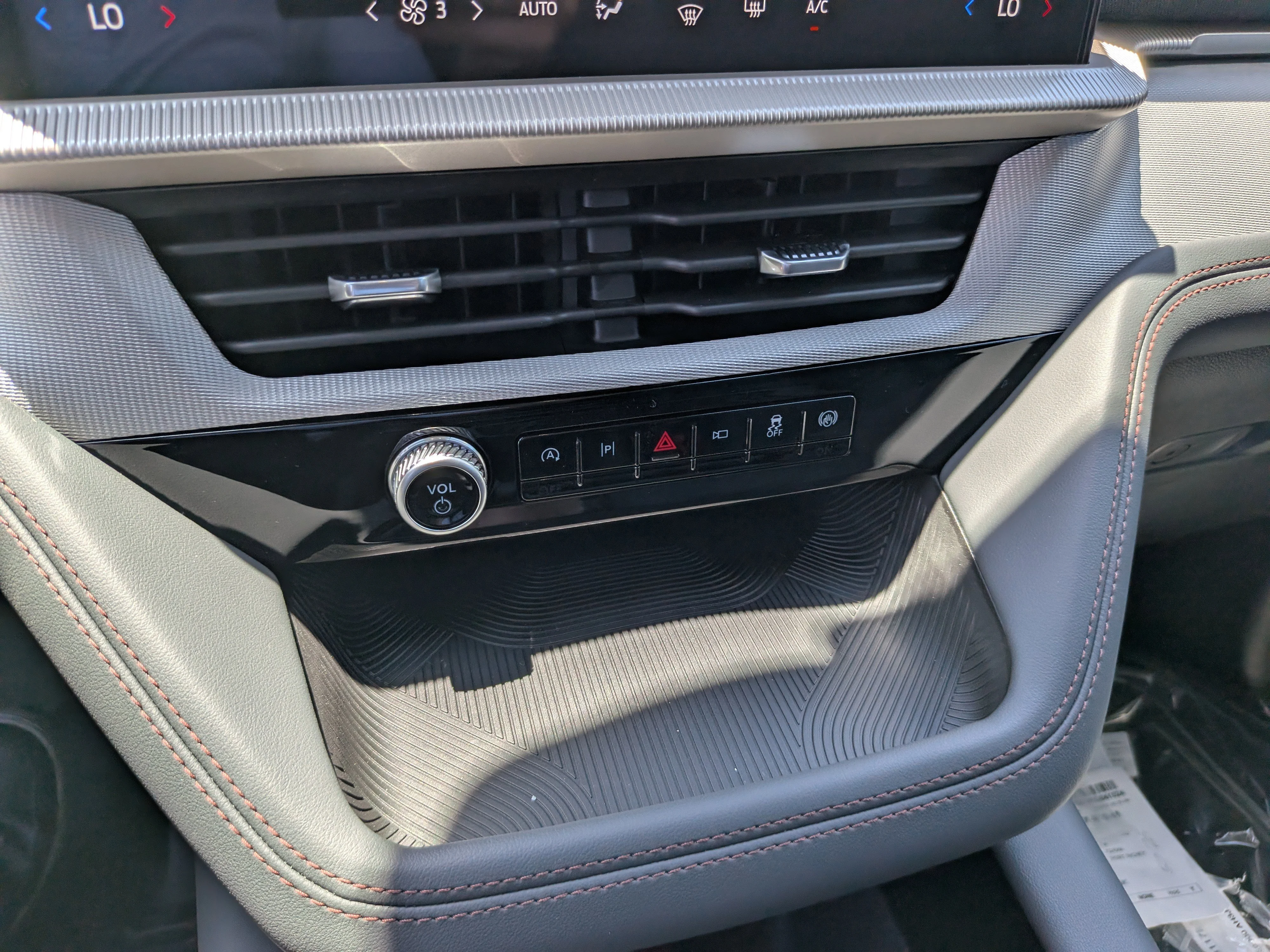 New 2026 Star White Metallic Tri-Coat Ford Active 100A image 25