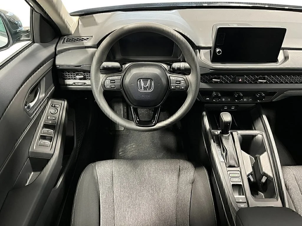 New 2026 Solar Silver Metallic Honda SE image 16