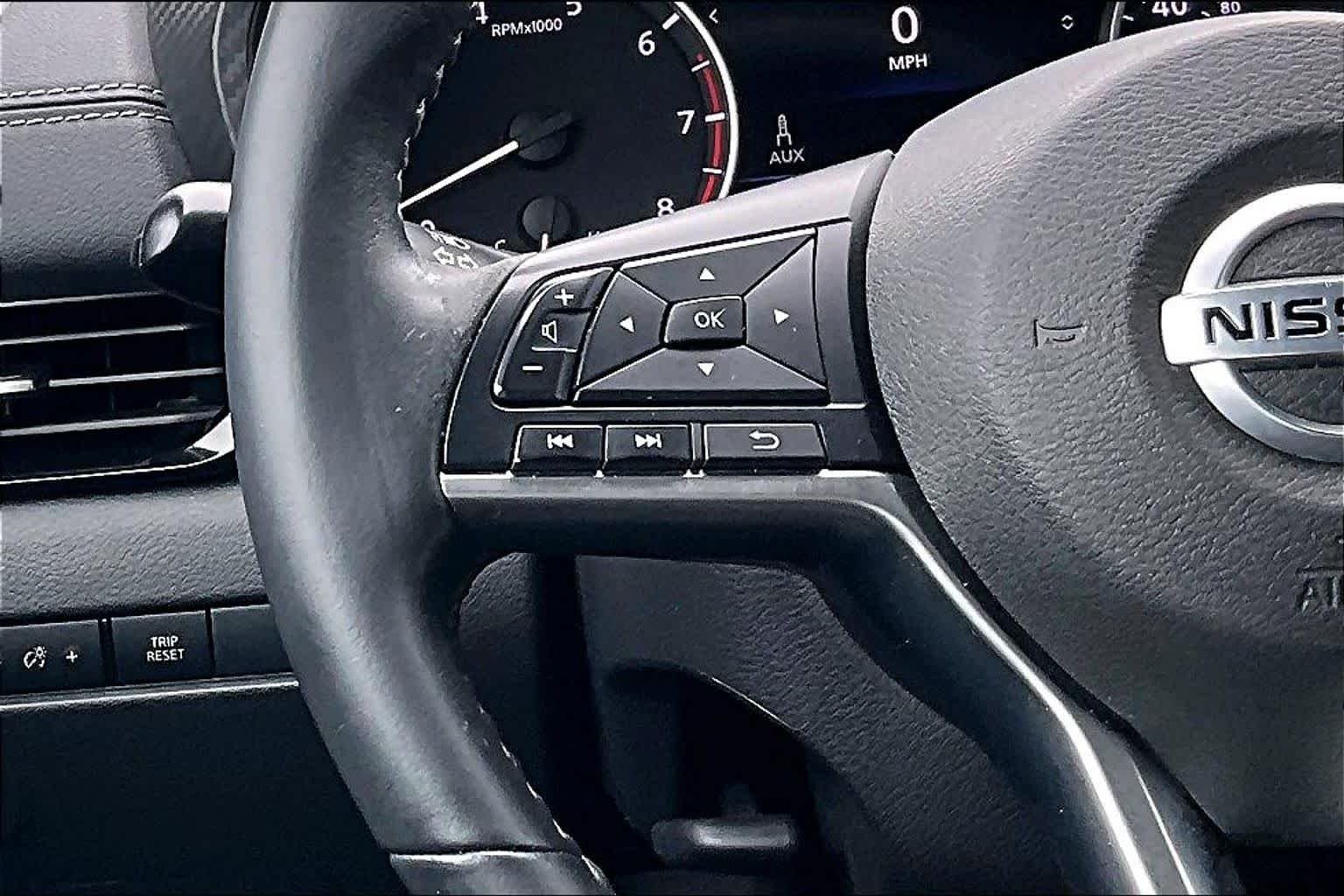 Used 2022 Brilliant Silver Metallic Nissan SV image 23