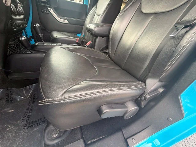 Used 2017 Blue Jeep Unlimited Sahara image 19