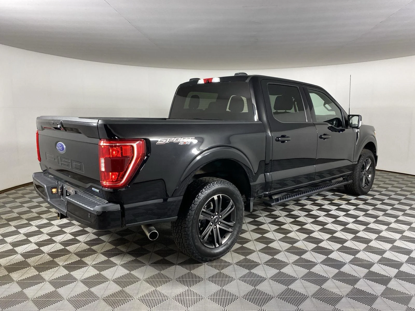 Used 2022 Agate Black Ford XLT image 10