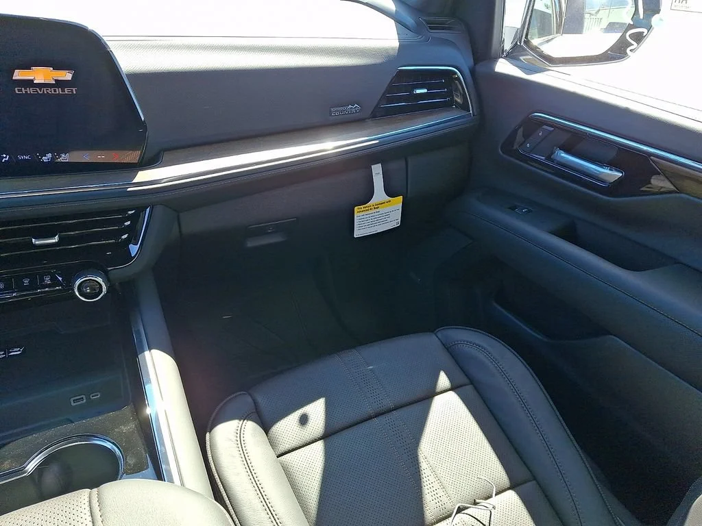 New 2026 Polar White Tricoat Chevrolet High Country image 12