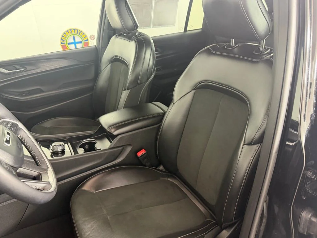 Used 2025 Diamond Black Jeep Altitude image 15
